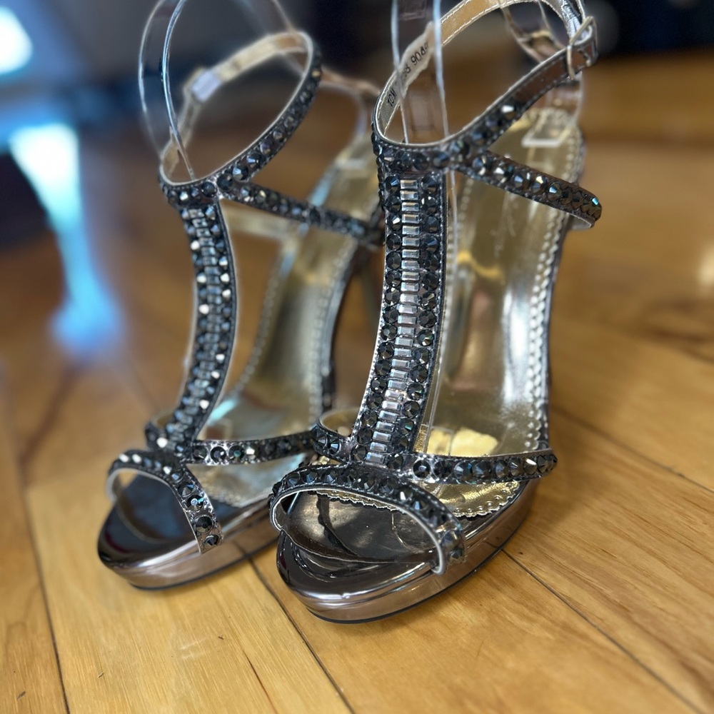 Johnathan Kayne Dante Pewter Rhinestone T-Strap Platform Heels Size 10⁠ - Picture 5 of 12
